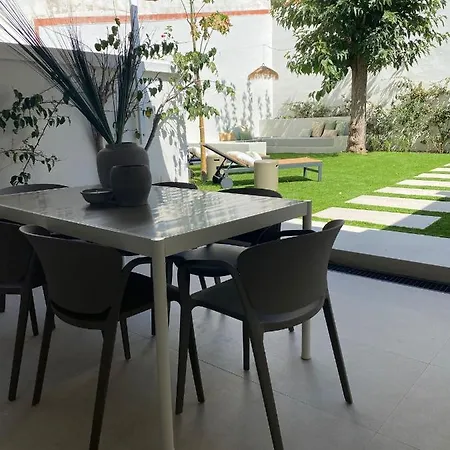 Spaces Garden Oasis 3 Bedroom 2 Bath Garden *