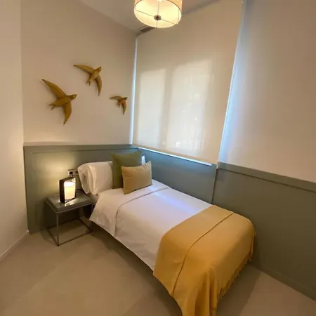 Spaces Garden Oasis 3 Bedroom 2 Bath Garden Apartment Sitges