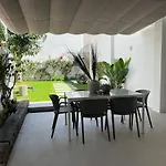 アパート Spaces Garden Oasis 3 Bedroom 2 Bath Garden *