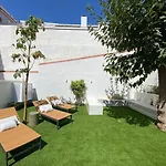 公寓 Spaces Garden Oasis 3 Bedroom 2 Bath Garden