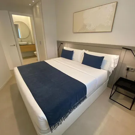 Spaces Garden Oasis 3 Bedroom 2 Bath Garden * Sitges