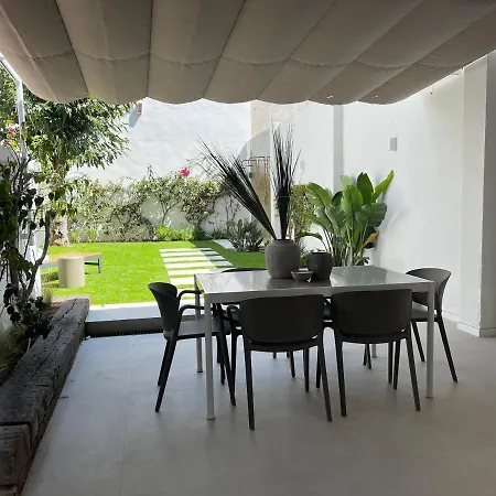 Appartement Spaces Garden Oasis 3 Bedroom 2 Bath Garden *