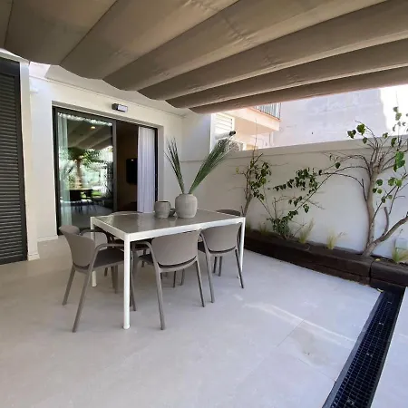 Spaces Garden Oasis, Near Beach, Renovated Апартаменты