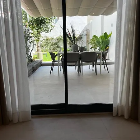 Spaces Garden Oasis 3 Bedroom 2 Bath Garden Appartement Sitges