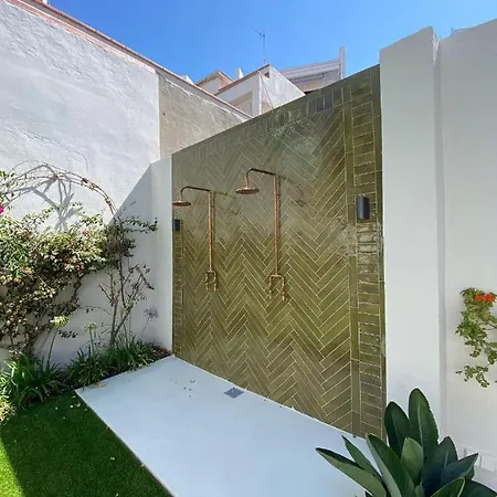Апартаменты Spaces Garden Oasis, Near Beach, Renovated *