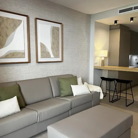 Spaces Garden Oasis 3 Bedroom 2 Bath Garden * Sitges