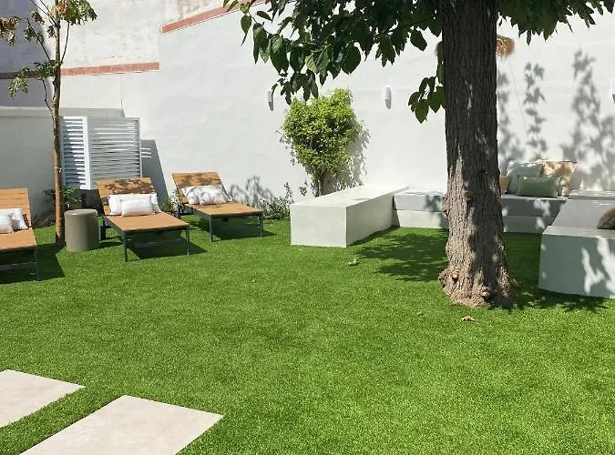 Spaces Garden Oasis 3 Bedroom 2 Bath Garden شقة