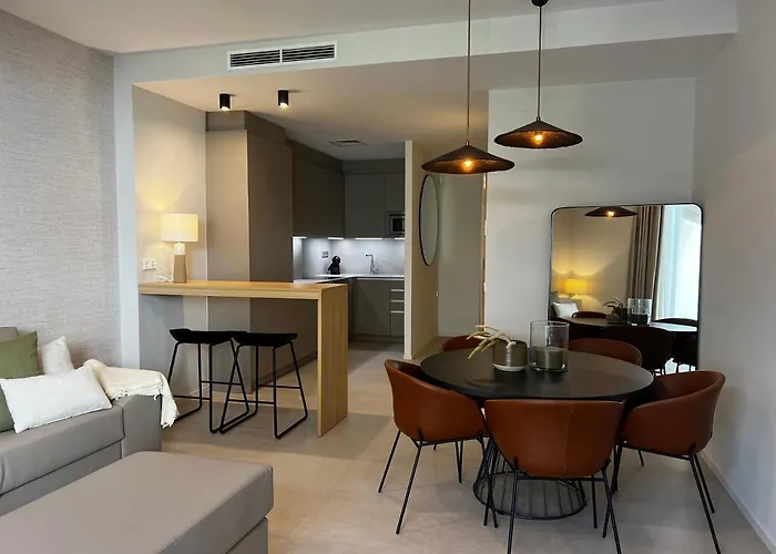 Spaces Garden Oasis 3 Bedroom 2 Bath Garden سيدجيس