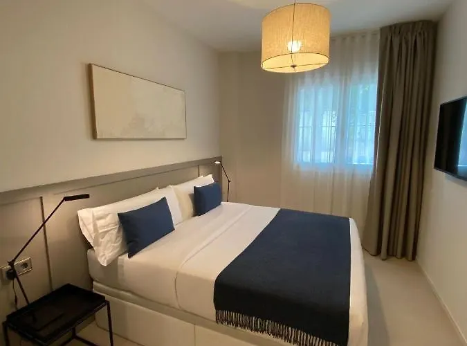 Spaces Garden Oasis 3 Bedroom 2 Bath Garden شقة