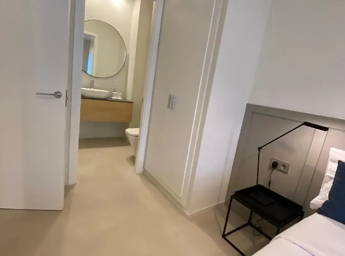 Spaces Garden Oasis 3 Bedroom 2 Bath Garden شقة