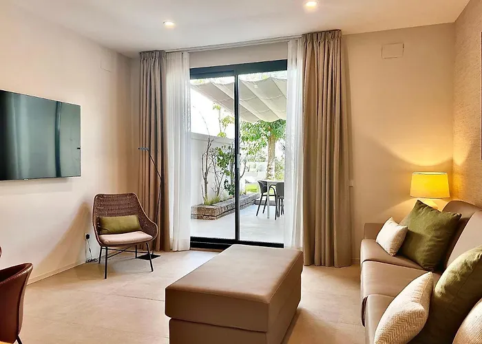 شقة Spaces Garden Oasis 3 Bedroom 2 Bath Garden