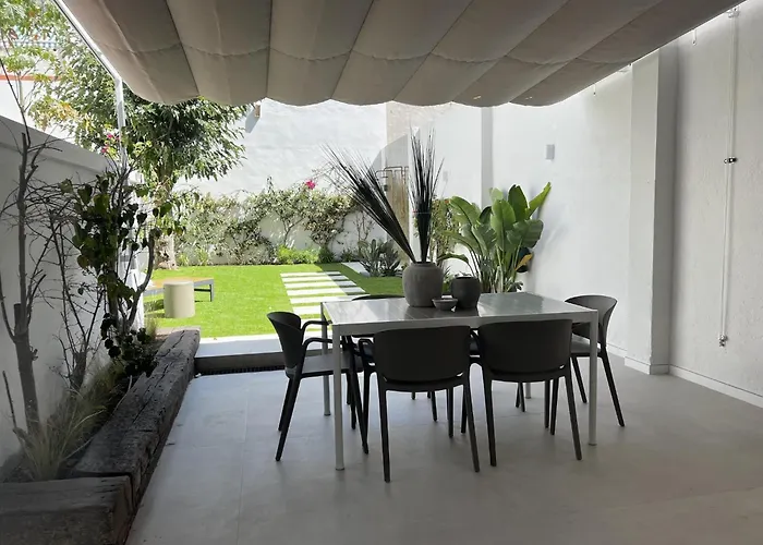 Spaces Garden Oasis 3 Bedroom 2 Bath Garden *