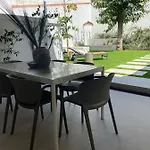 Spaces Garden Oasis 3 Bedroom 2 Bath Garden *