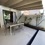 Spaces Garden Oasis 3 Bedroom 2 Bath Garden Διαμέρισμα *
